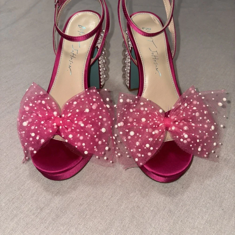 NWOB Betsey Johnson Lulu Women's Sandal Size 7M‎ Pink Bow Pearl Wedding Block - Picture 2 of 5